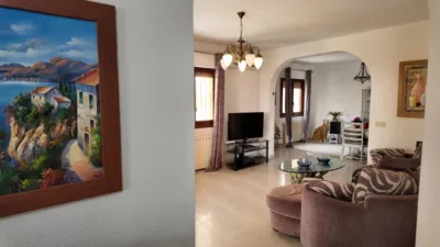 Chalet en venta en Calle de los Pirineos, Las Filipinas-Villamartín-Canal Norte (Distrito Orihuela Costa. Orihuela) de 450.000 €