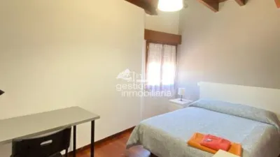 Casa adosada en alquiler en Calle Yza Gidelli, Plaza Mayor-San Agustín (Segovia Capital) de 2.300 €<span>/mes</span>