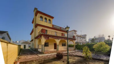 Chalet en venta en Calle Seguirilla, Sanlúcar la Mayor de 350.000 €