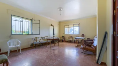 Chalet en venta en Calle Seguirilla, Sanlúcar la Mayor de 350.000 €