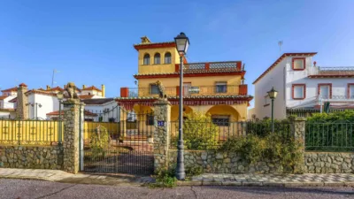 Chalet en venta en Calle Seguirilla, Sanlúcar la Mayor de 350.000 €