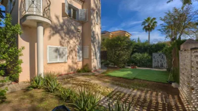 Chalet en venta en Avenida de las Mimosas, cerca de Avenida de las Begonias, El Zaudín-Club de Golf (Bormujos) de 559.500 €