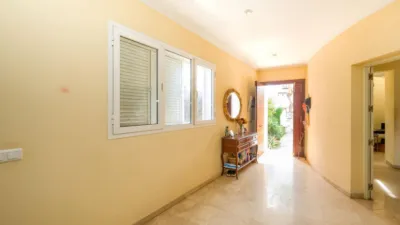 Chalet en venta en Avenida de las Mimosas, cerca de Avenida de las Begonias, El Zaudín-Club de Golf (Bormujos) de 559.500 €