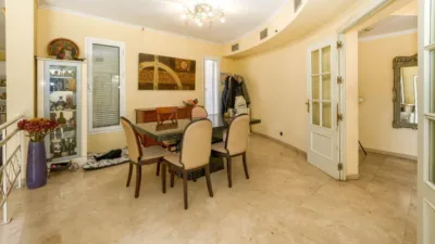 Chalet en venta en Avenida de las Mimosas, cerca de Avenida de las Begonias, El Zaudín-Club de Golf (Bormujos) de 559.500 €