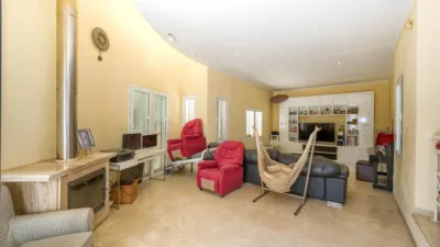 Chalet en venta en Avenida de las Mimosas, cerca de Avenida de las Begonias, El Zaudín-Club de Golf (Bormujos) de 559.500 €