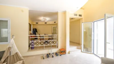 Chalet en venta en Avenida de las Mimosas, cerca de Avenida de las Begonias, El Zaudín-Club de Golf (Bormujos) de 559.500 €