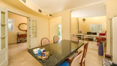 Chalet en venta en Avenida de las Mimosas, cerca de Avenida de las Begonias, El Zaudín-Club de Golf (Bormujos) de 559.500 €