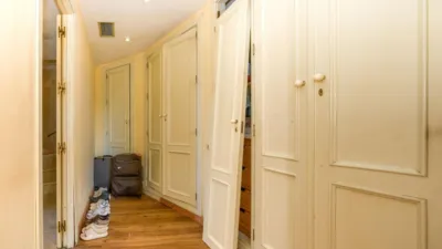 Chalet en venta en Avenida de las Mimosas, cerca de Avenida de las Begonias, El Zaudín-Club de Golf (Bormujos) de 559.500 €