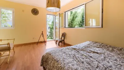 Chalet en venta en Avenida de las Mimosas, cerca de Avenida de las Begonias, El Zaudín-Club de Golf (Bormujos) de 559.500 €