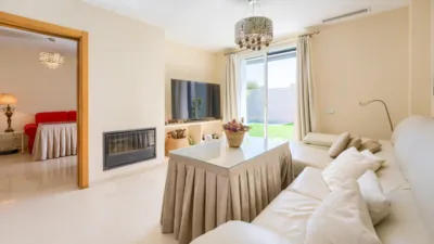 Casa pareada en venta en Calle Verdejo, cerca de Calle Moscatel, Espartinas de 340.000 €