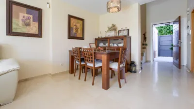 Casa pareada en venta en Calle Verdejo, cerca de Calle Moscatel, Espartinas de 340.000 €