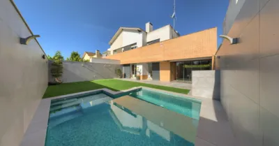 Casa pareada en venta en Calle Verdejo, cerca de Calle Moscatel, Espartinas de 340.000 €