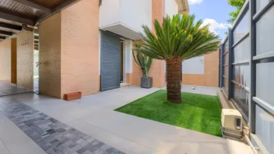 Casa pareada en venta en Calle Verdejo, cerca de Calle Moscatel, Espartinas de 340.000 €