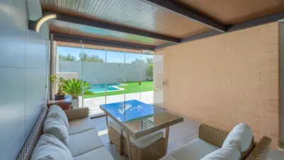 Casa pareada en venta en Calle Verdejo, cerca de Calle Moscatel, Espartinas de 340.000 €