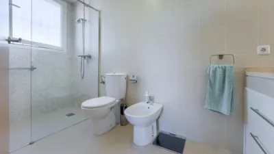 Casa pareada en venta en Calle Verdejo, cerca de Calle Moscatel, Espartinas de 340.000 €