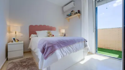Casa pareada en venta en Calle Verdejo, cerca de Calle Moscatel, Espartinas de 340.000 €