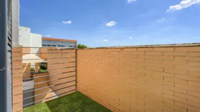 Casa pareada en venta en Calle Verdejo, cerca de Calle Moscatel, Espartinas de 340.000 €