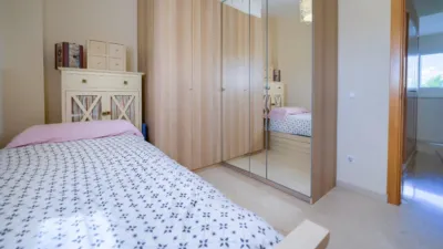 Casa pareada en venta en Calle Verdejo, cerca de Calle Moscatel, Espartinas de 340.000 €