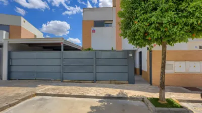 Casa pareada en venta en Calle Verdejo, cerca de Calle Moscatel, Espartinas de 340.000 €