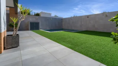 Casa pareada en venta en Calle Verdejo, cerca de Calle Moscatel, Espartinas de 340.000 €