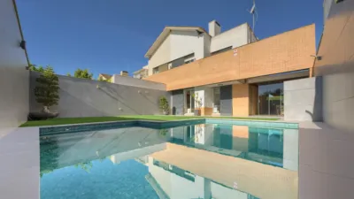 Casa pareada en venta en Calle Verdejo, cerca de Calle Moscatel, Espartinas de 340.000 €