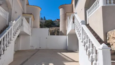 Terraced house in Carrer de l'Oriolà photo 4