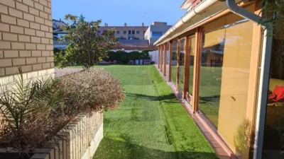 Chalet en alquiler en Calle de Veremundo Méndez Coarasa, Casablanca-Montecana-Valdespartera (Zaragoza Capital) de 3.000 €<span>/mes</span>