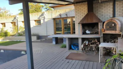 Chalet en alquiler en Calle de Veremundo Méndez Coarasa, Casablanca-Montecana-Valdespartera (Zaragoza Capital) de 3.000 €<span>/mes</span>
