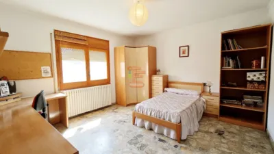 Chalet en venta en Calle del Canal Imperial, Figueruelas de 198.000 €
