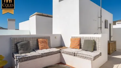 Semi-detached house on Calle del Estanque photo 30