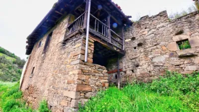 Finca rústica en venta en Calle Poligono 18, Número 29690, Santa Marina-Uxo (Mieres)