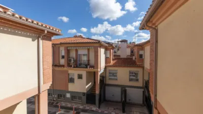 Detached House in the Metropolitan Area photo 39