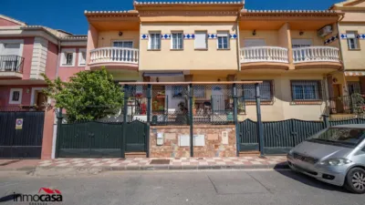 Casa adosada en venta en Calle de Dámaso Alonso, San Miguel (Armilla) de 340.000 €