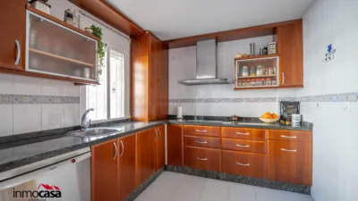 Casa adosada en venta en Calle de Dámaso Alonso, San Miguel (Armilla) de 340.000 €