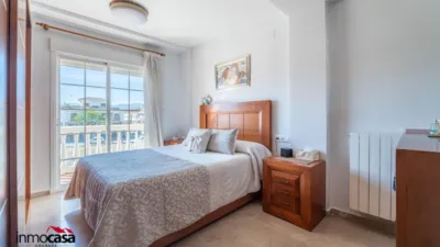 Casa adosada en venta en Calle de Dámaso Alonso, San Miguel (Armilla) de 340.000 €