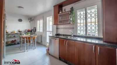 Casa adosada en venta en Calle de Dámaso Alonso, San Miguel (Armilla) de 340.000 €
