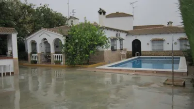 Chalet on Calle de Castilla la Mancha photo 2