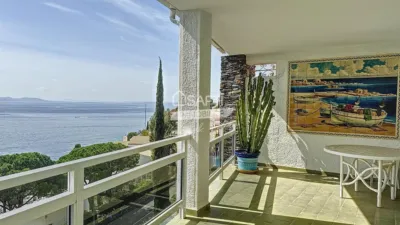 Apartment in Port Esportiu-Canyelles-Puig Rom photo 4