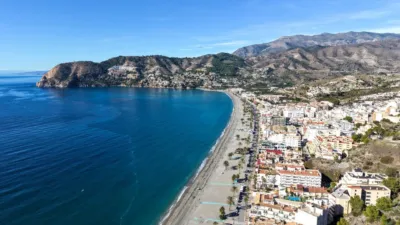 Casa en venta en Calle Real, 27, La Herradura (Almuñécar) de 299.900 €