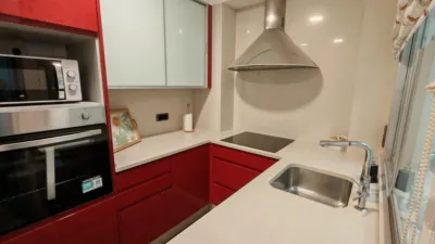 Piso en venta en Calle del Conde de Torrecedeira, cerca de Calle de Llorente, Berbés-Peritos (Distrito Casco Urbano. Vigo) de 265.000 €