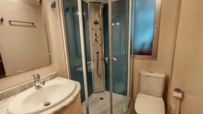 Piso en venta en Calle del Conde de Torrecedeira, cerca de Calle de Llorente, Berbés-Peritos (Distrito Casco Urbano. Vigo) de 265.000 €