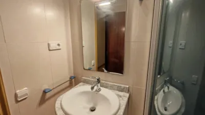 Piso en venta en Calle del Conde de Torrecedeira, cerca de Calle de Llorente, Berbés-Peritos (Distrito Casco Urbano. Vigo) de 265.000 €