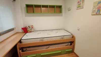 Piso en venta en Calle del Conde de Torrecedeira, cerca de Calle de Llorente, Berbés-Peritos (Distrito Casco Urbano. Vigo) de 265.000 €