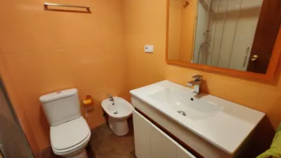 Piso en venta en Calle del Conde de Torrecedeira, cerca de Calle de Llorente, Berbés-Peritos (Distrito Casco Urbano. Vigo) de 265.000 €