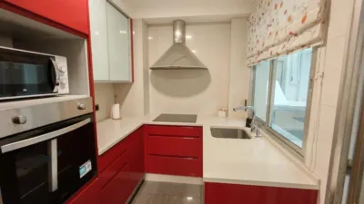 Piso en venta en Calle del Conde de Torrecedeira, cerca de Calle de Llorente, Berbés-Peritos (Distrito Casco Urbano. Vigo) de 265.000 €