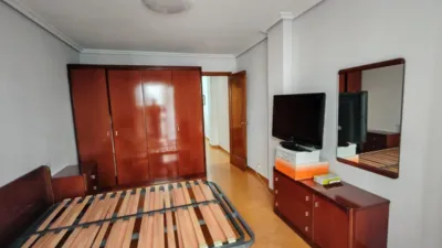 Piso en venta en Calle del Conde de Torrecedeira, cerca de Calle de Pi i Margall, Berbés-Peritos (Distrito Casco Urbano. Vigo) de 250.000 €