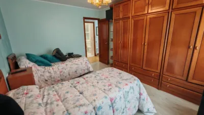Piso en venta en Calle del Conde de Torrecedeira, cerca de Calle de Pi i Margall, Berbés-Peritos (Distrito Casco Urbano. Vigo) de 250.000 €