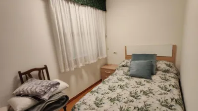 Piso en venta en Calle del Conde de Torrecedeira, cerca de Calle de Pi i Margall, Berbés-Peritos (Distrito Casco Urbano. Vigo) de 250.000 €