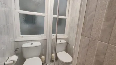 Piso en venta en Calle del Conde de Torrecedeira, cerca de Calle de Pi i Margall, Berbés-Peritos (Distrito Casco Urbano. Vigo) de 250.000 €