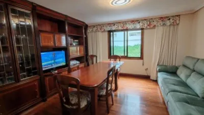 Piso en venta en Calle del Conde de Torrecedeira, cerca de Calle de Pi i Margall, Berbés-Peritos (Distrito Casco Urbano. Vigo) de 250.000 €